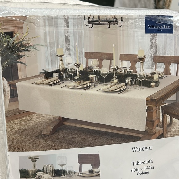 Villeroy & Boch oblong table cloth 60 X 144” metallic - Picture 3 of 3